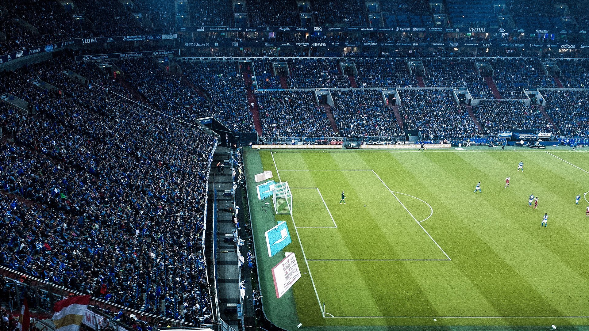 世界杯：多支队伍采用合影“环抱圈”庆祝晋级 成队内传统仪式